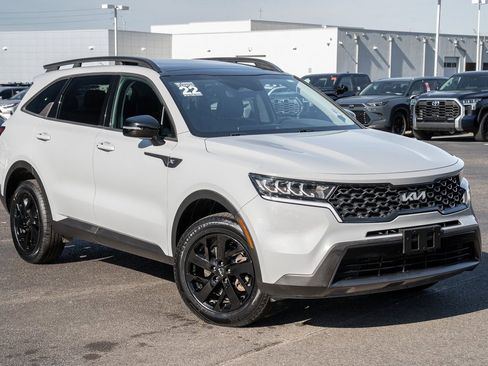 Used 2022 Kia Sorento S w/ Panoramic Sunroof Package image 1