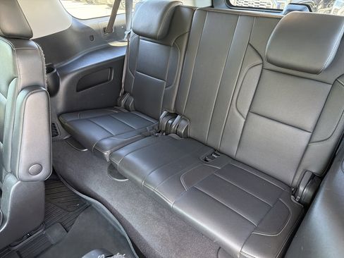 Used 2019 Chevrolet Suburban Premier image 38