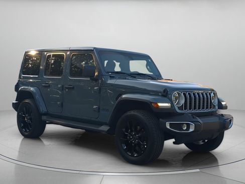 Used 2025 Jeep Wrangler Unlimited Sahara AWD/4WD image 38