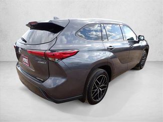 Used 2023 Toyota Highlander Limited AWD/4WD video 4
