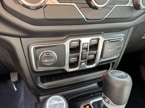 Used 2019 Jeep Wrangler Unlimited Sport S AWD/4WD image 53