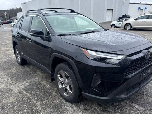 Used 2025 Toyota RAV4 LE image 3