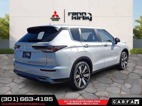 New 2025 Mitsubishi Outlander SE image 4