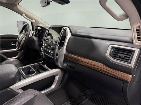 Used 2020 Nissan Titan SL w/ Moonroof Package image 14