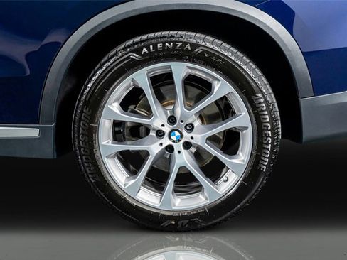 Used 2024 BMW X5 xDrive40i w/ Premium Essential Package image 16