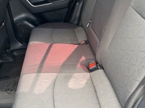 Used 2022 Toyota RAV4 XLE w/ Convenience Package image 10