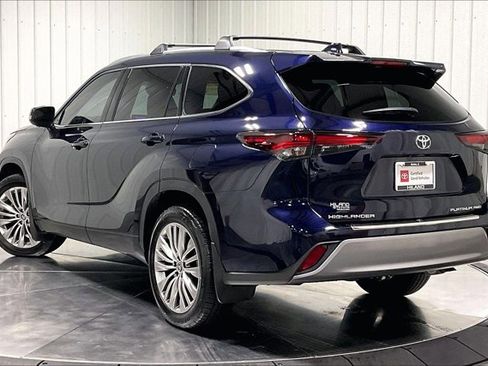Certified 2024 Toyota Highlander Platinum AWD/4WD image 12