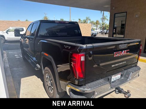 Used 2025 GMC Sierra 2500 SLT w/ SLT Premium Package AWD/4WD image 6