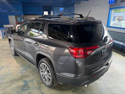 Used 2017 GMC Acadia SLT AWD/4WD image 3