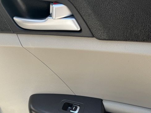 Certified 2021 Kia Sportage LX FWD image 11