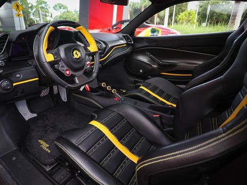 Used 2019 Ferrari 488 Pista Coupe RWD image 33