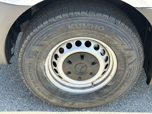 Used 2024 Mercedes-Benz Sprinter 2500 image 14