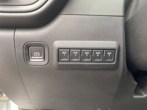 Certified 2024 GMC Sierra 2500 Pro w/ Convenience Package image 7