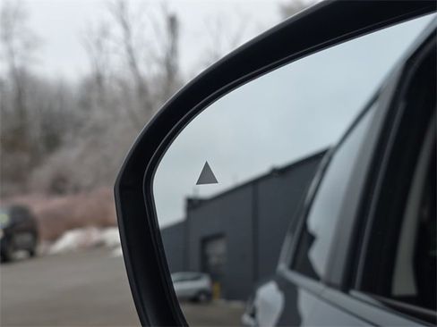 Certified 2022 Nissan Rogue SV w/ SV Premium Package image 31