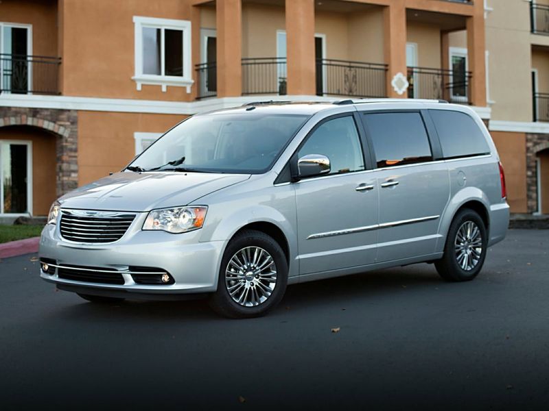 Used 2015 Chrysler Town & Country Touring-L w/ Trailer Tow Group image 1