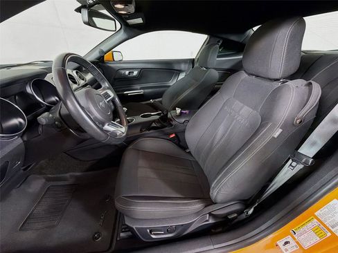 Used 2018 Ford Mustang GT RWD image 11