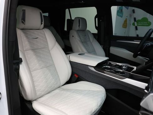 Used 2026 Cadillac Escalade V image 91