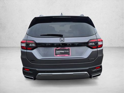 New 2026 Honda Pilot Touring image 6