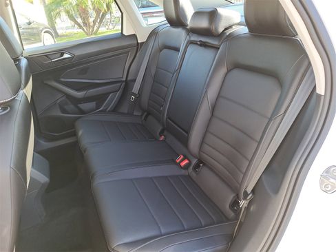 Used 2022 Volkswagen Jetta SE image 13