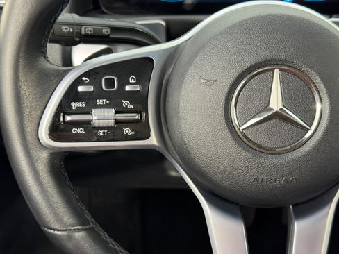 Used 2022 Mercedes-Benz GLB 250 w/ Premium Package image 20