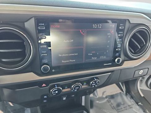 Used 2020 Toyota Tacoma SR5 RWD image 18