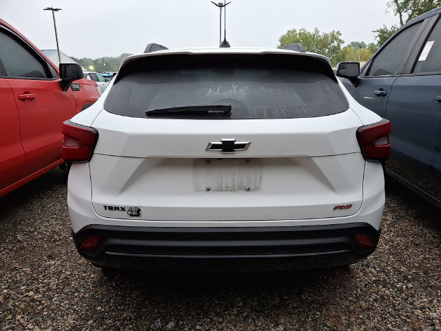 Used 2026 Chevrolet Trax RS w/ Sunroof Package FWD image 5