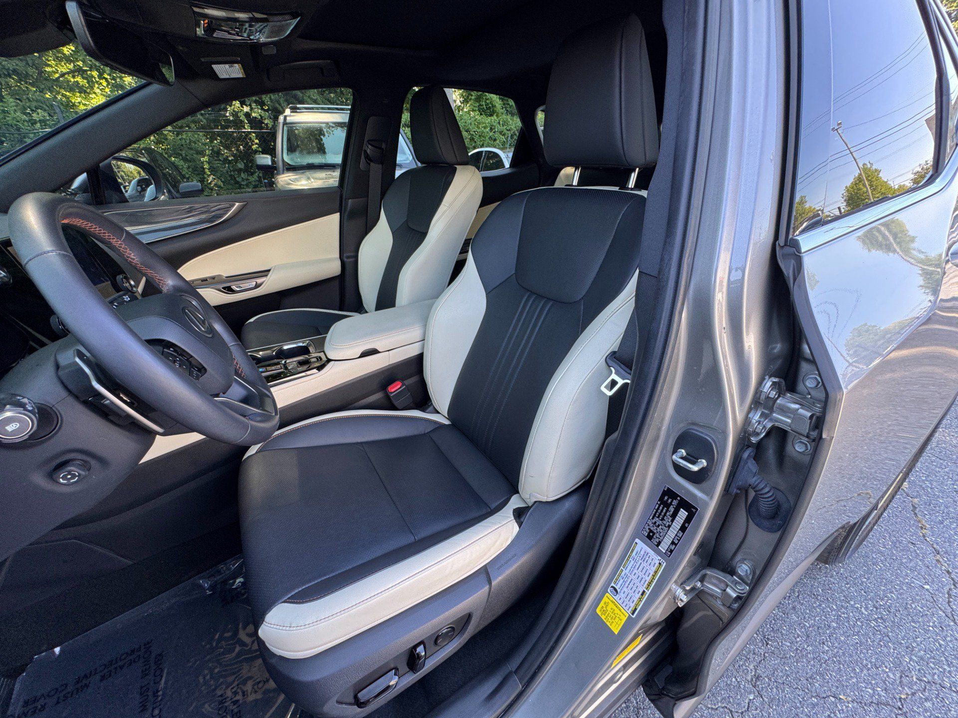 Used 2024 Lexus NX 250 FWD w/ Towing Package (2000 Lbs) image 26