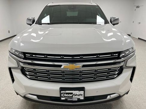 Used 2023 Chevrolet Suburban Premier AWD/4WD image 3