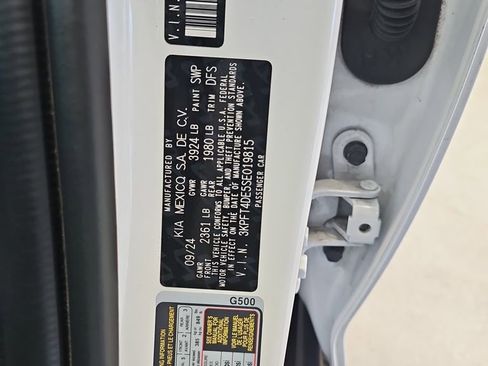 Used 2025 Kia K4 LXS image 37