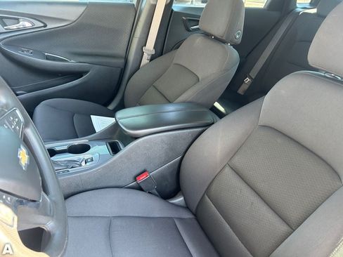 Used 2023 Chevrolet Malibu LT FWD image 18