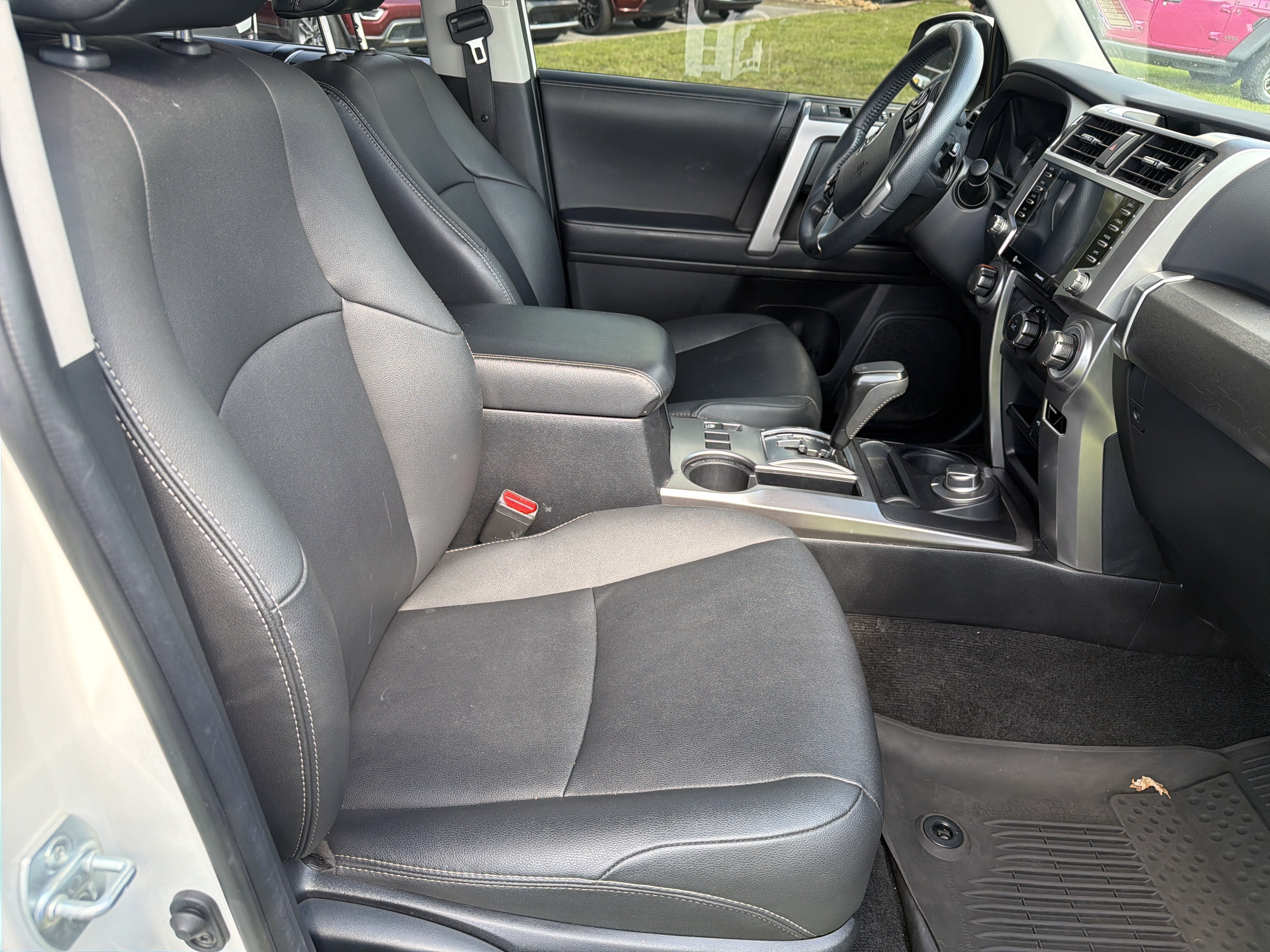 Used 2022 Toyota 4Runner TRD Sport AWD/4WD image 31
