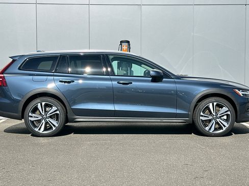 New 2026 Volvo V60 B5 Cross Country Plus w/ Climate Package image 6