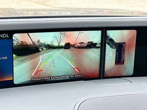 Used 2026 Lincoln Nautilus Premier w/ Jet Appearance Package image 23