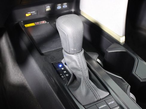 Used 2025 Toyota Camry LE w/ Convenience Package FWD image 12