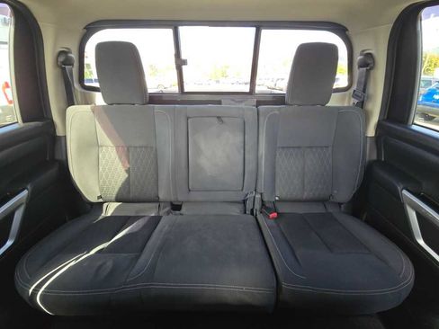 Used 2019 Nissan Titan SV AWD/4WD image 18