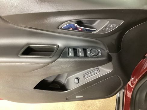 Used 2019 Chevrolet Equinox Premier AWD/4WD image 11