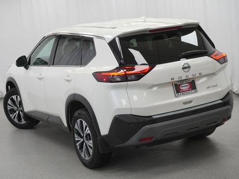 Used 2021 Nissan Rogue SV image 12