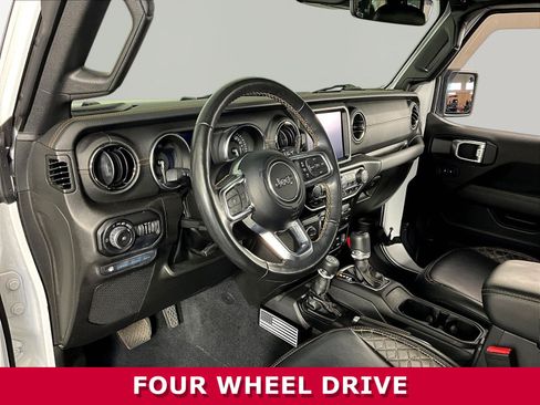Used 2022 Jeep Wrangler Unlimited Sahara AWD/4WD image 15