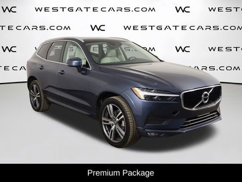 Used 2021 Volvo XC60 T5 Momentum w/ Premium Package image 4