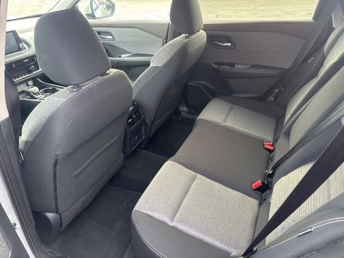 Used 2021 Nissan Rogue SV image 13