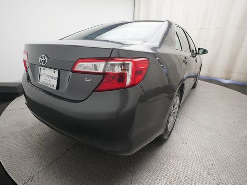 Used 2014 Toyota Camry LE FWD image 13