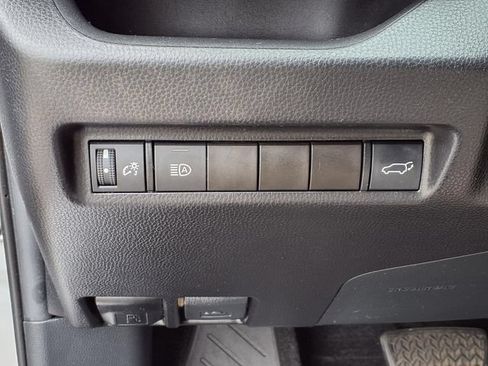Used 2021 Toyota RAV4 XLE Premium w/ Carpet Mat Package (TMS) FWD image 14