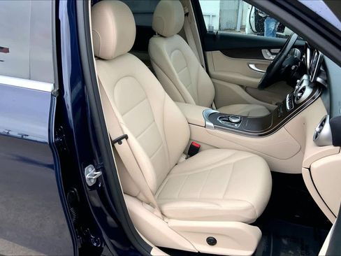 Used 2019 Mercedes-Benz GLC 350e 4MATIC w/ Premium Package image 8