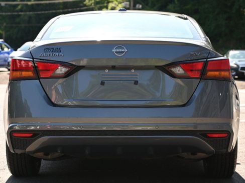 Used 2024 Nissan Altima 2.5 SV FWD image 4