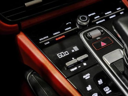 Used 2019 Porsche Cayenne AWD/4WD image 30