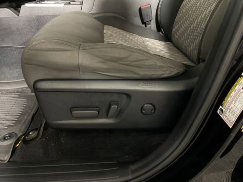 Used 2021 Toyota Tundra SR5 w/ SR5 Upgrade Package image 18