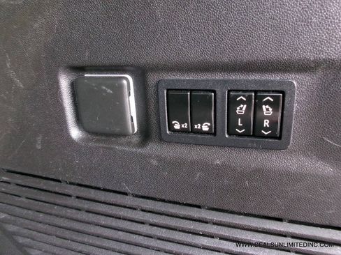Used 2021 Chevrolet Suburban RST w/ Luxury Package AWD/4WD image 29
