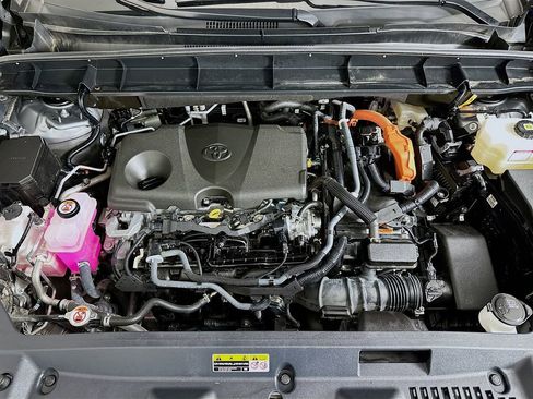 Certified 2025 Toyota Highlander XLE AWD/4WD image 31