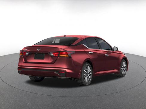 Used 2025 Nissan Altima 2.5 SV FWD image 2