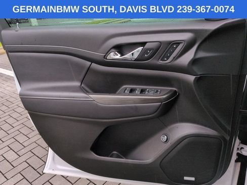 Used 2023 GMC Acadia SLT w/ Elevation Edition FWD image 29